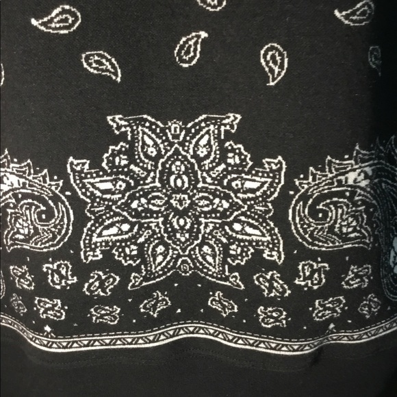 ZARA Women’s Crewneck Sweatshirt Black Bandanna Paisley Print Size Small - Picture 8 of 12